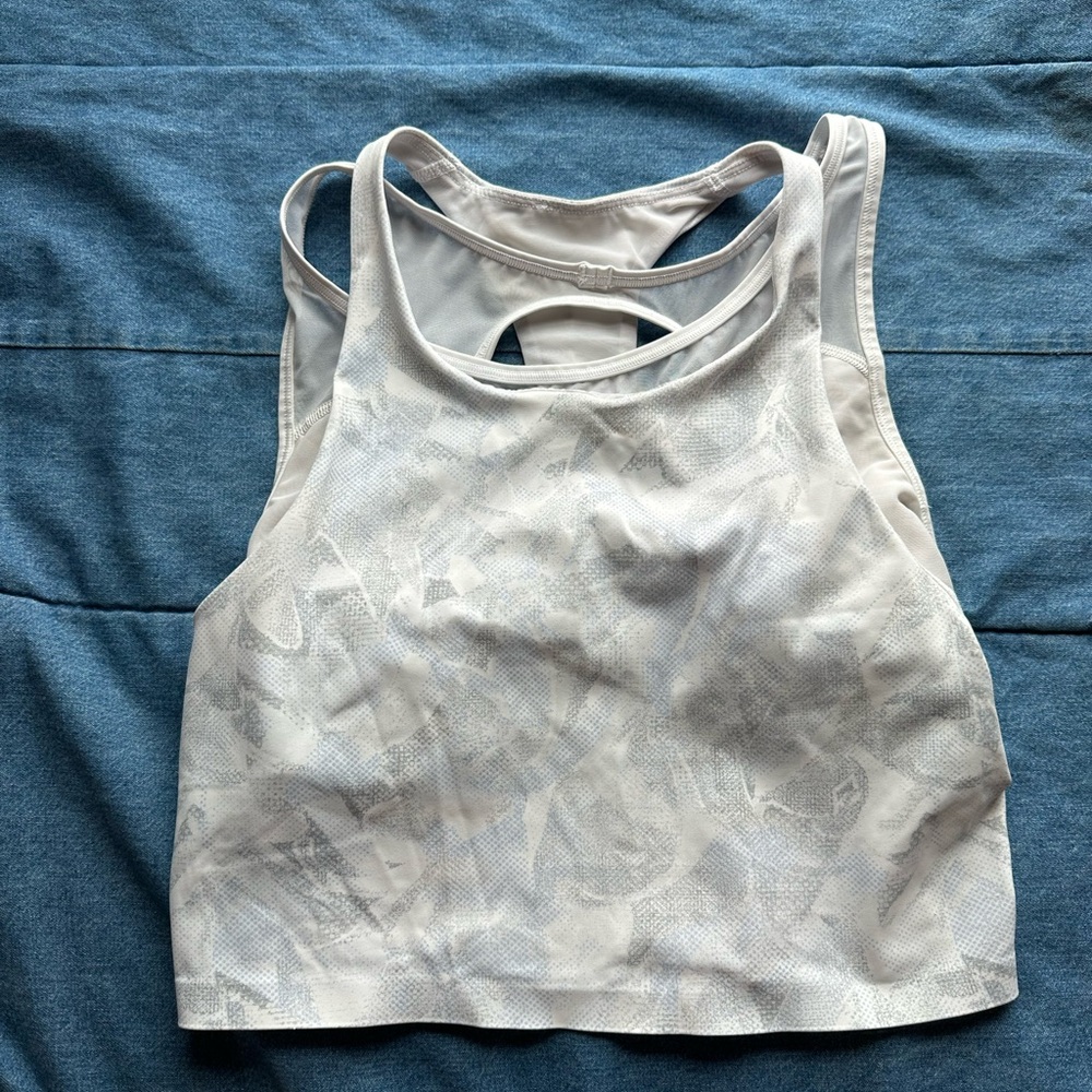 Lululemon women’s size 6 white and gray cropped athletic sports bra and top